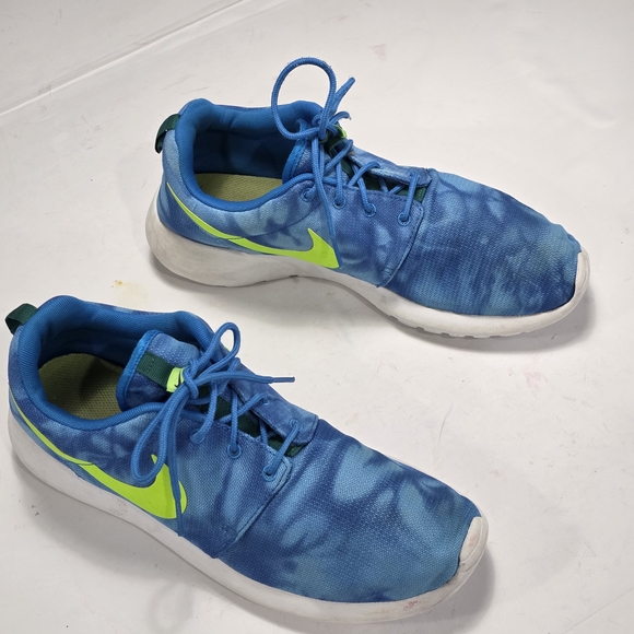 Nike Blue and Neon Green Sneakers Size 11.5 - Picture 1 of 8